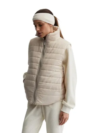 Ellis Reversible Quilt Gilet, Sandshell/Silver Lining