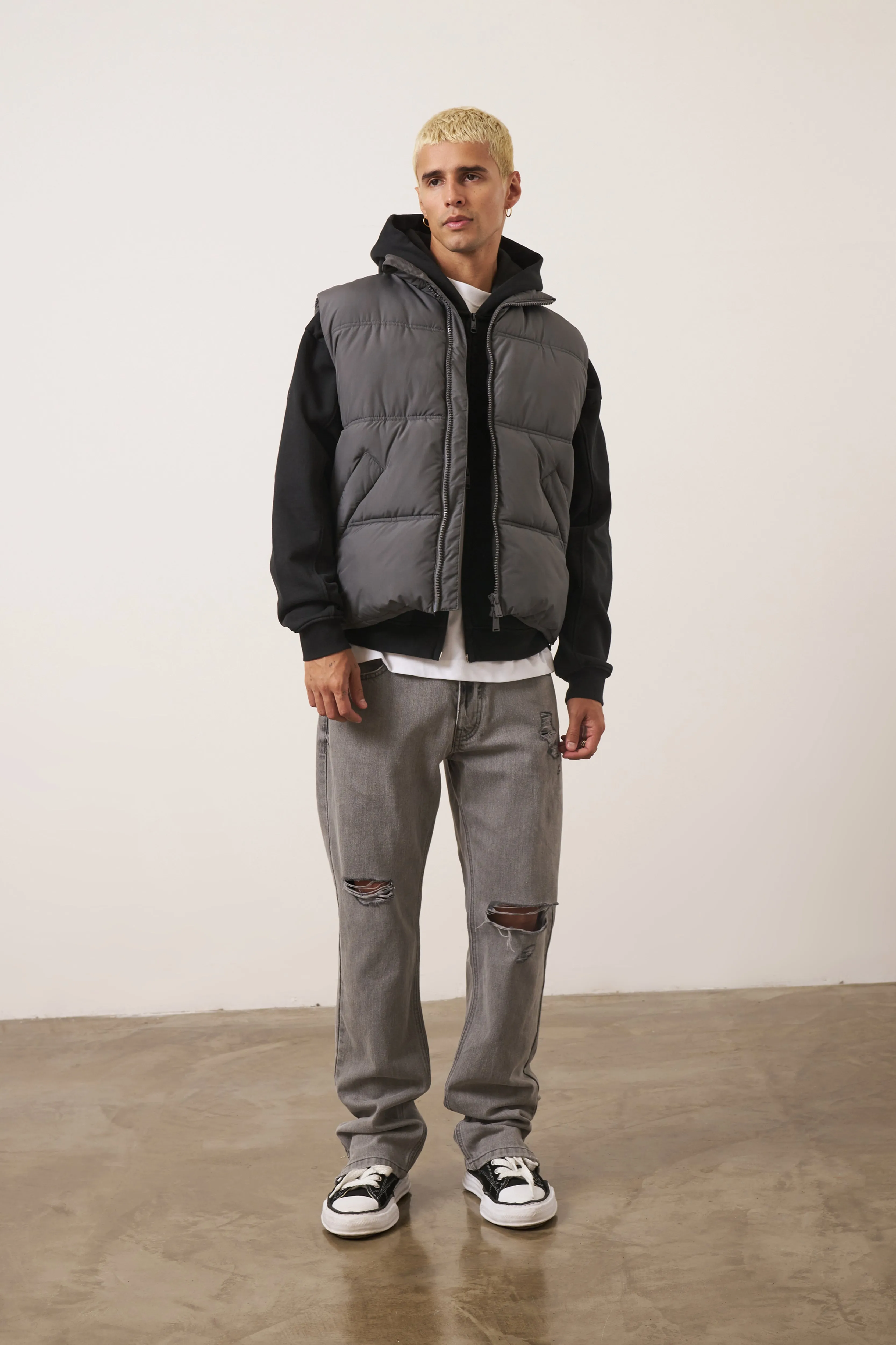 ESSENTIALS MATTE GILET - CHARCOAL