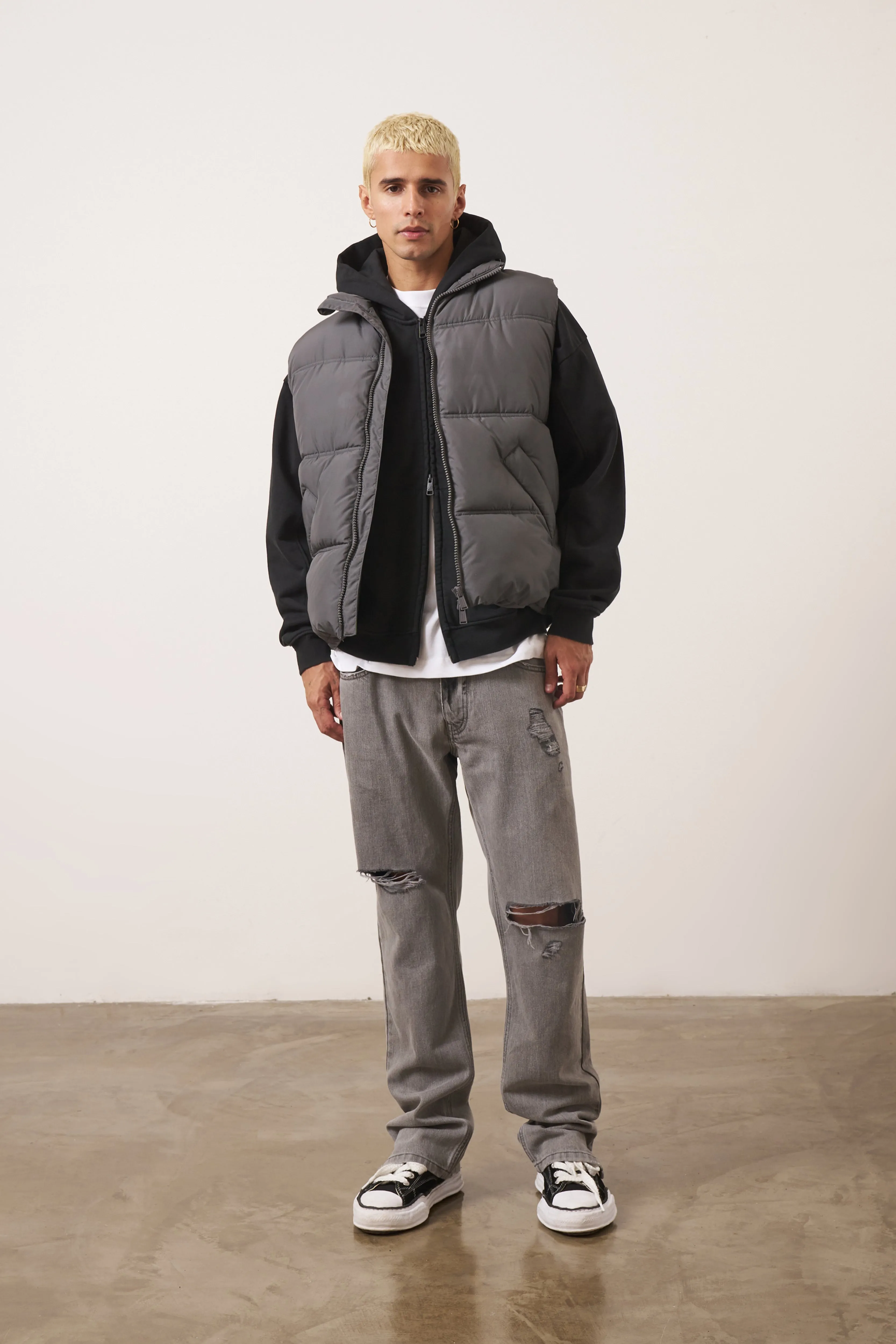 ESSENTIALS MATTE GILET - CHARCOAL