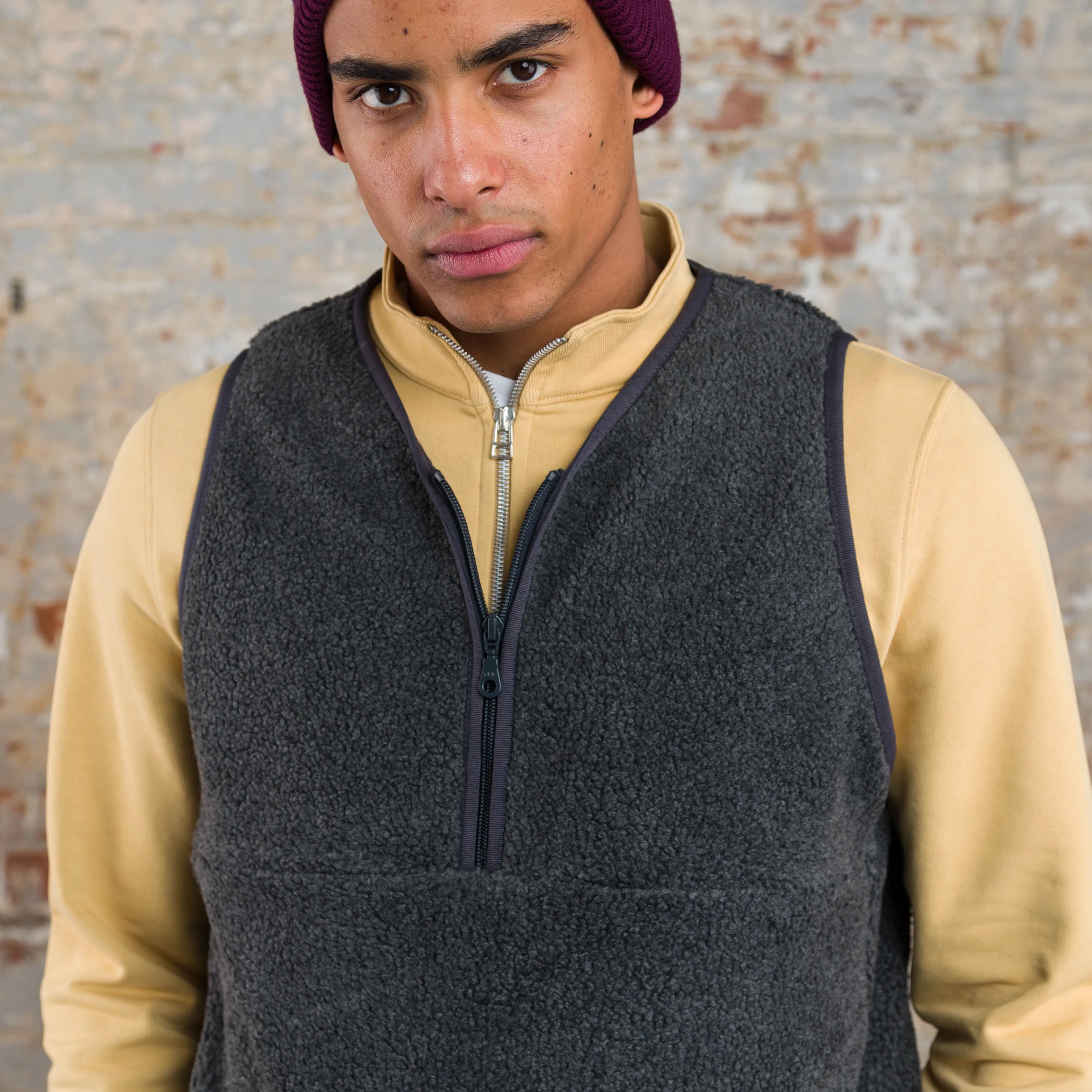 Himalayas Overhead Gilet - Charcoal