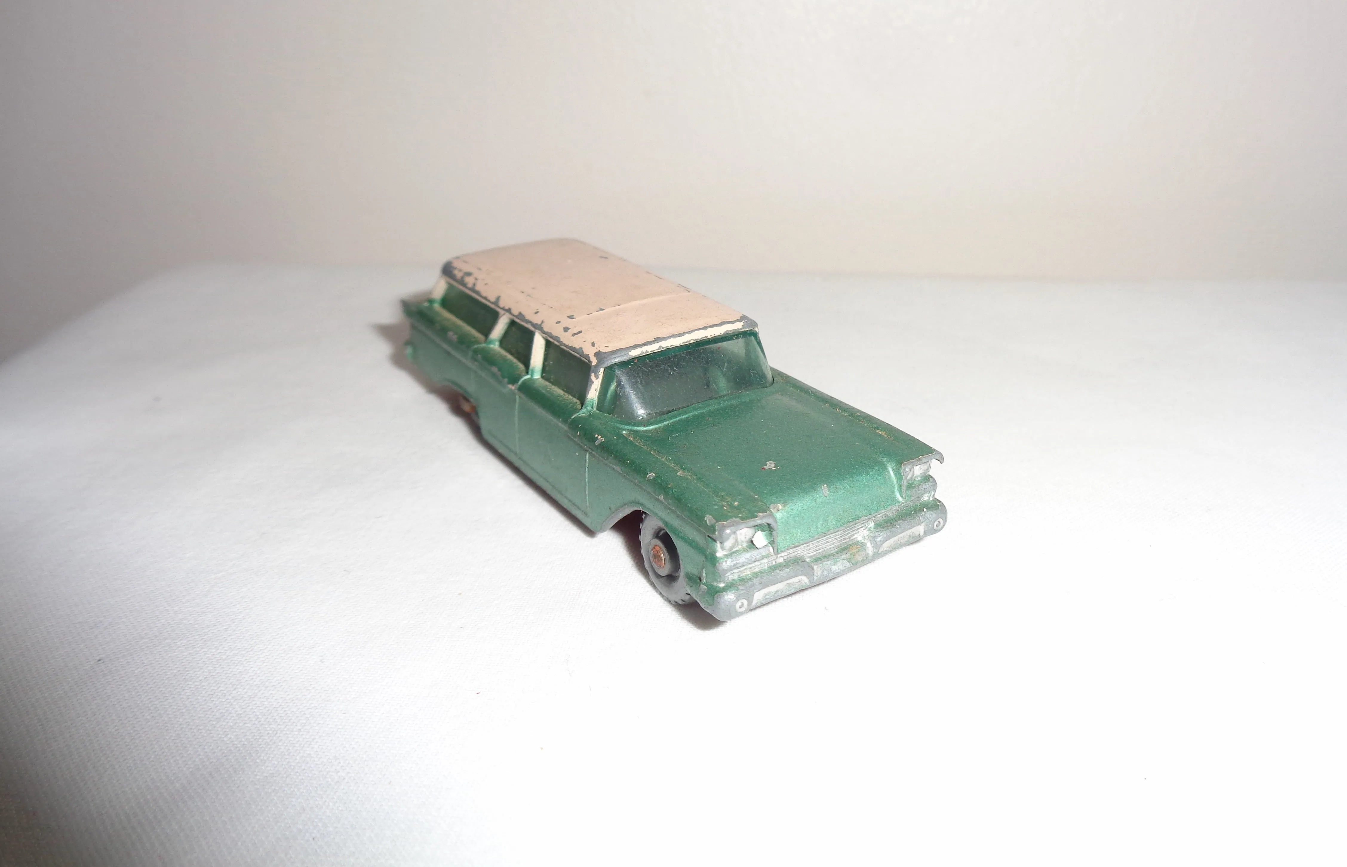 Lesney Matchbox Model No. 31 American Ford Station Wagon