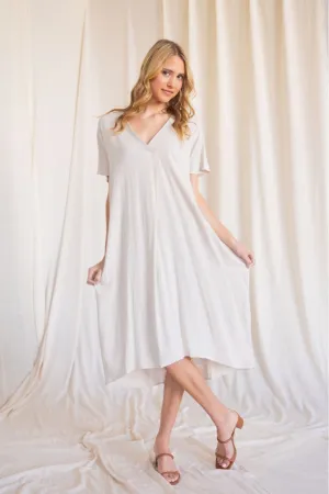 Linen maxi dress with a v neckline and side pockets (multiple colors available)