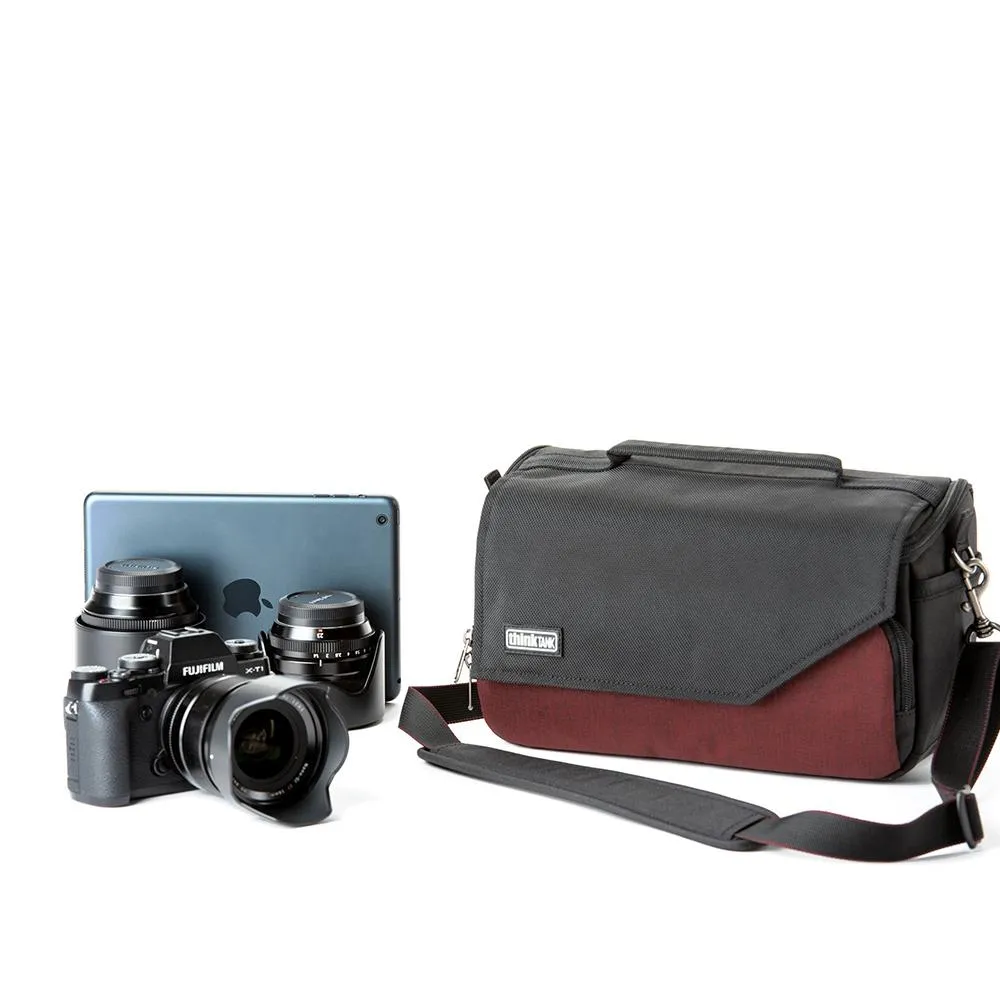 Think Tank Mirrorless Mover 25i - Deep Red