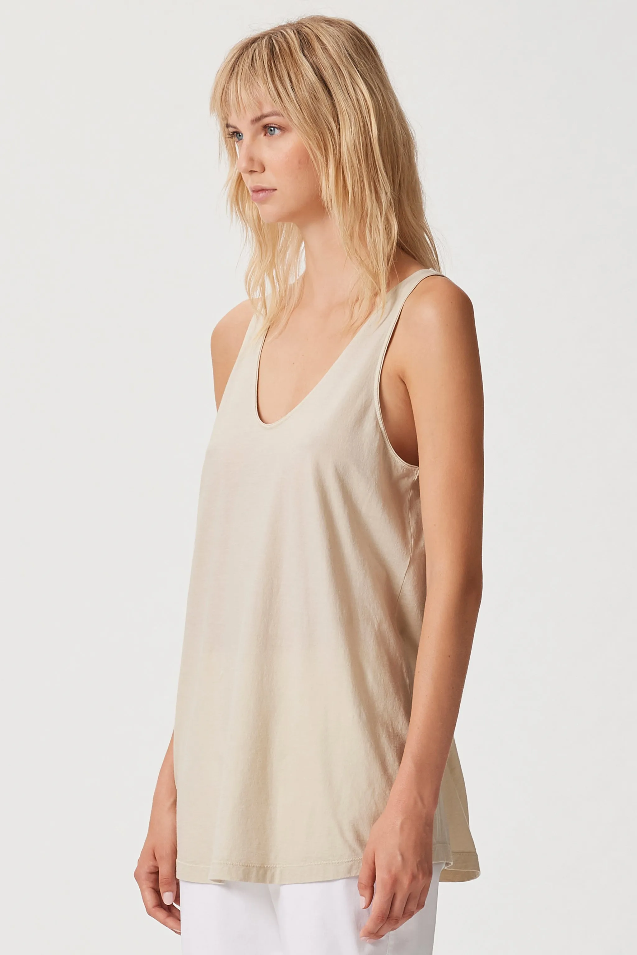 Transit Par Such Layer Cami in Sand